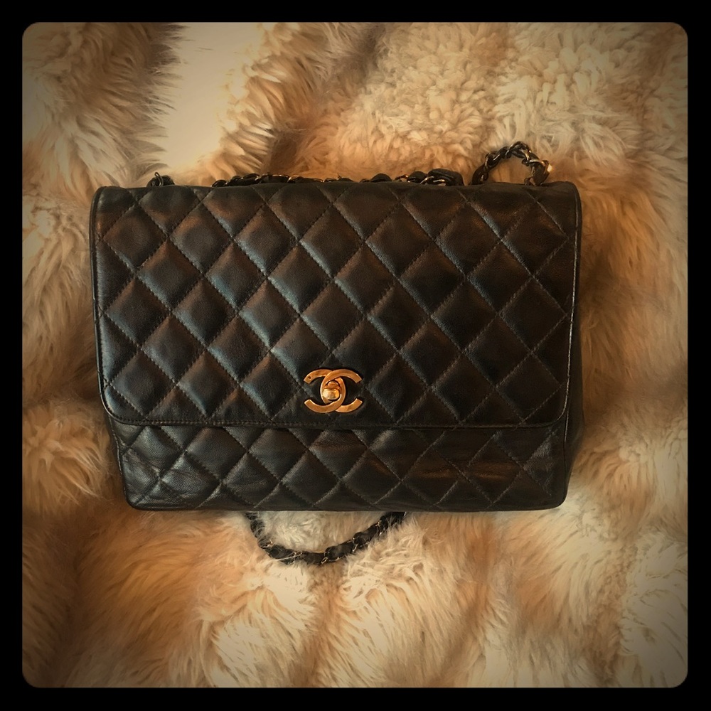 AUTHENTIC Chanel vintage flap bag